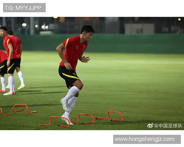 足球明星背后的孤独与奋斗：一段心酸而真实的日常故事