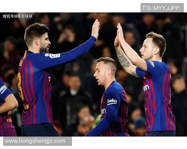 回头嘘的足球明星海报展现了运动与艺术的完美结合与激情碰撞