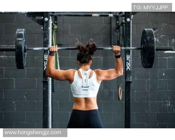 哑铃的多重功效与健身效果解析助你塑造完美身材